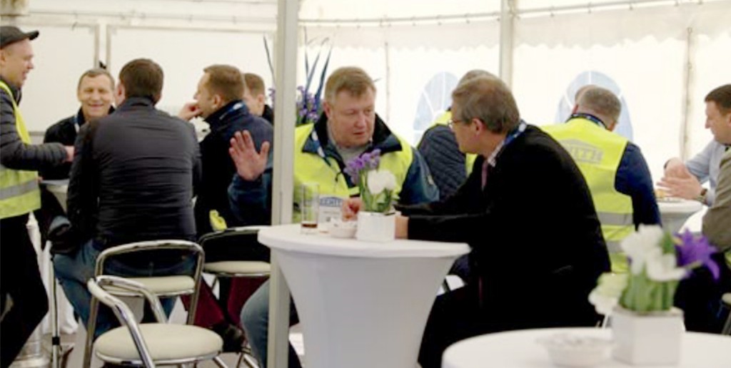 Internt mässor och levande presentation av nyutvecklad betongblockväxt